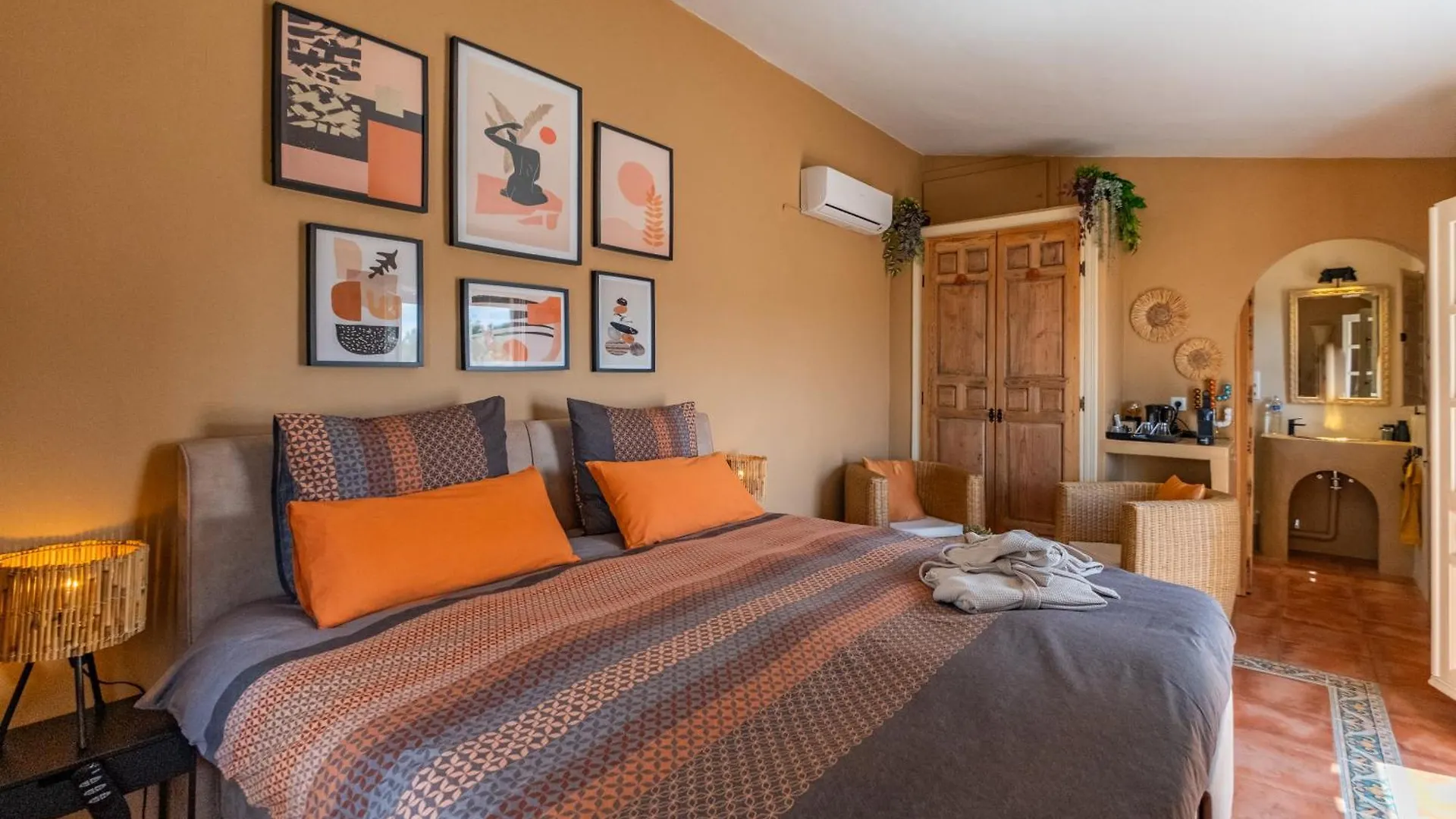 ベッド・アンド・ブレックファスト Bed And Breakfast Lagabella Sedella