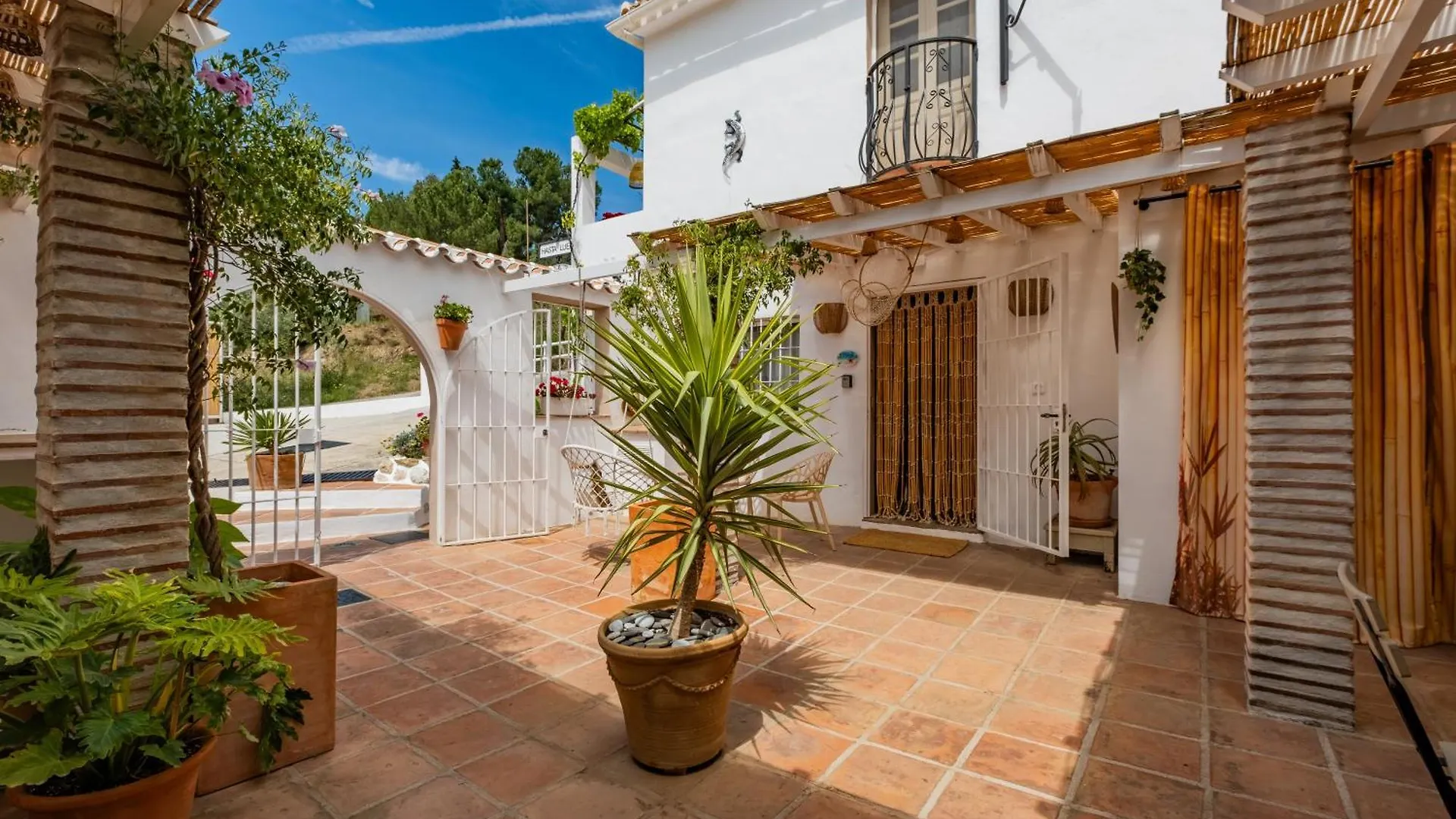 Bed And Breakfast Lagabella Sedella Bed & Breakfast